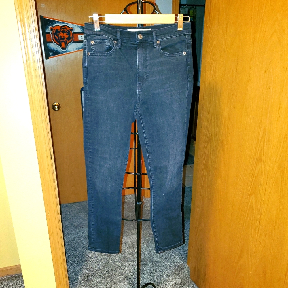 True Skinny Super High Rise Cropped Jean by Gap
